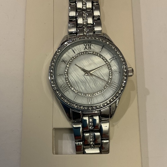 Vintage Mother of Pearl Crystal Rhinestone Silver Dress Watch Y2K Gift New/Box - Picture 1 of 3